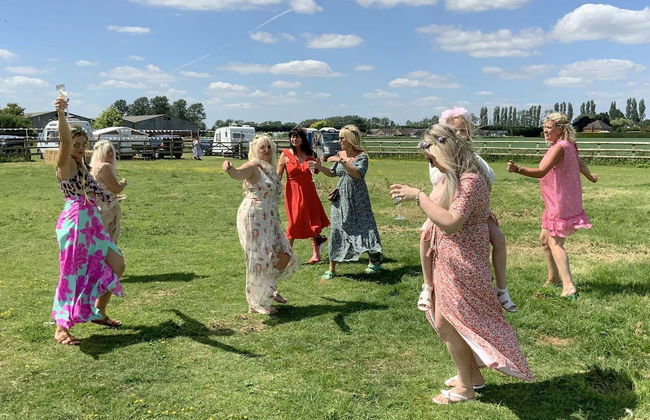 Glamping With Llamas - Foto 59