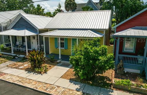 Casa Amarillo l Steps to Historic District - Photo 18