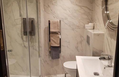 The Queens Head, Parkside apartment 2 - Photo 6