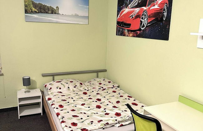 Large Apartment for 3-11 Guests in the Halle Leipzig Area - Photo 2