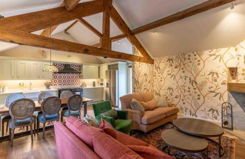 The Entire Coach House at Middleton Hall, Three Bedroom Holiday Home - Photo 2