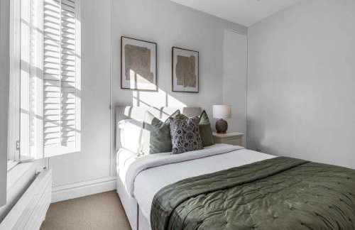 Beautiful 3-Bedroom House with Garden and Rooftop Retreat - Foto 30