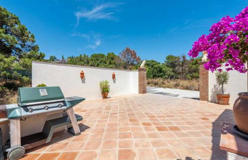 Luxury Villa - Sleeps up to 8 & Infinity Pool - Photo 52