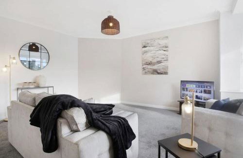 Spacious Living Room & Modern Comforts, Sleeps 4 - Foto 15