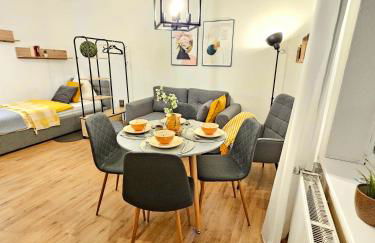 Fewo Honey, ganze Ferienwohnung mit 3 Schlafzimmern, Waschmaschine,Businesswohnung, Monteurzimmer - Foto 1