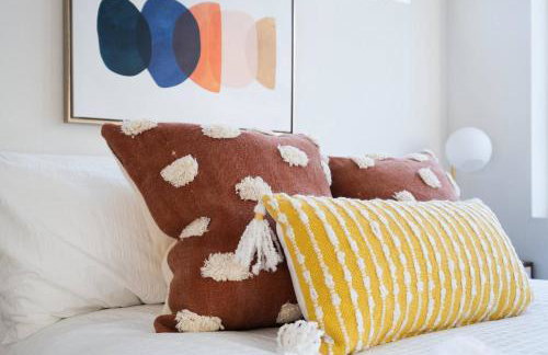 Walk to Restaurants from a Designer Cap Hill Home - Foto 16