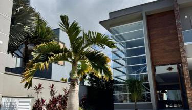 Casa de Luxo com Enxoval Completo, 4 Quartos, Área Gourmet, Piscina, Academia, Quadra Particular, Lago e Vista Privilegiada - Photo 4, Garden, Garden view