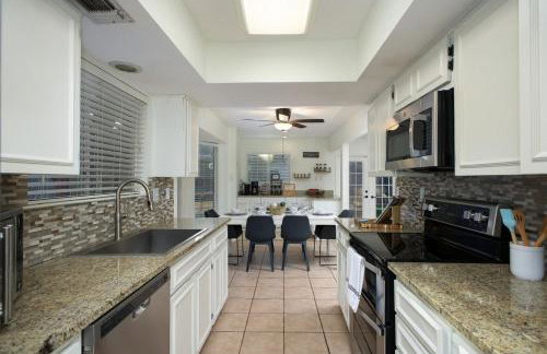 Texas Modern Minutes from Airport - Foto 12