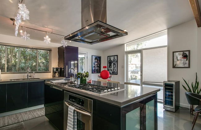 Mid-century Modern W/backyard Oasis, Putting Green - Foto 11