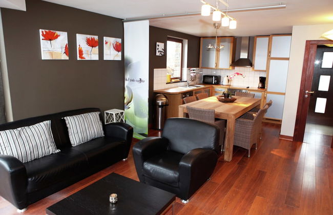 Charming Cottage With Jacuzzi Located Near Nature and ski Slopes - Photo 8