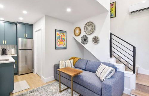 Tiny House-Sleeps 4-Kitchen-Washer/Dryer-Patio - Foto 1