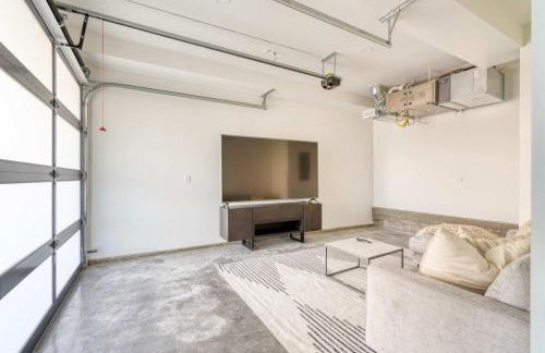 Spacious Townhome Combination for the Whole Family - Photo 52