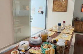 ESPAÇO PÉROLA GUANABARA, 70 Metros do Mar, 4 Suítes independentes COM AR, Área Gourmet Integrada com Piscina,Churrasqueira, 900 Metros de CASTELHANOS, ideal para FAMÍLIAS E AMIGOS - Foto 57