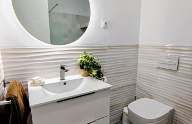 Impressive apartment with 3 bedrooms metres from the beach - Photo 21