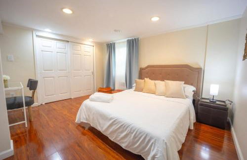 Bright 3bed basement with backyard & free parking - Foto 15