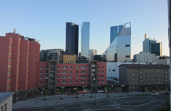 City Center Raua Apartment with Balcony - Foto 12