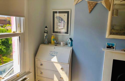 Pretty in Pink - delightful, cosy chichester house - Foto 10