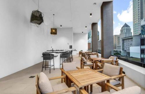 Modern Downtown Condo with Pool Gym BBQ Game Room CoWorking Spaces - Foto 37