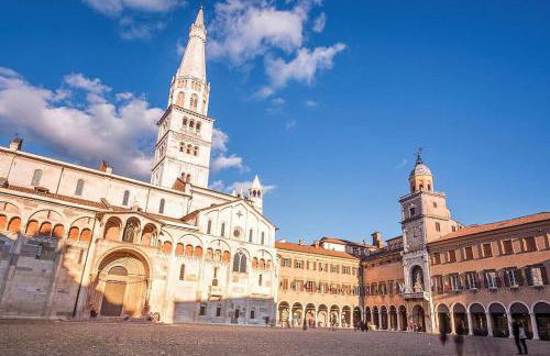 Jacuzzi Apartment in Italian Villa, Wi-Fi & Garden Sassuolo - Maranello - Foto 30