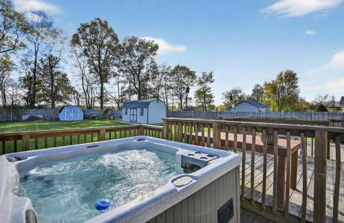 Cozy Retreat with Hot Tub in Peaceful Goshen home - Foto 2