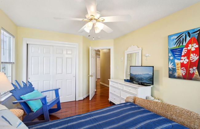 Coastal Escape w Pool Pool Table Walk to Beach - Foto 73