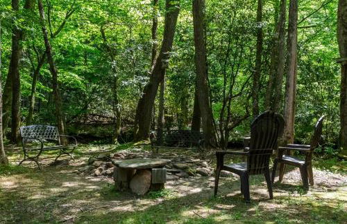 A Creek Runs Thru It - Secluded Waterfront Cabin - Foto 60