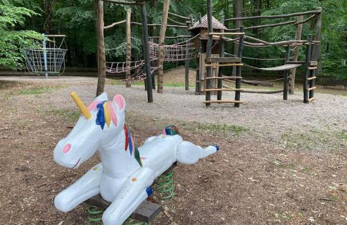 Skyline Appartement mit Pool and Netflix - Foto 33