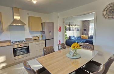 Entire Spacious 3-Bed Family Home, City Centre, Free Parking, Garden - Foto 2