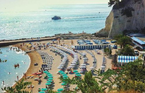 Amazing Home In Belvedere Fogliense - Foto 24