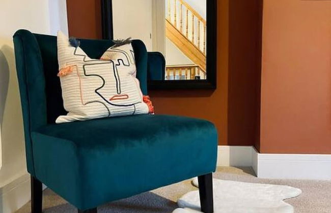 Kensington Place - 4 Bedroom Home w Free Parking - Photo 16