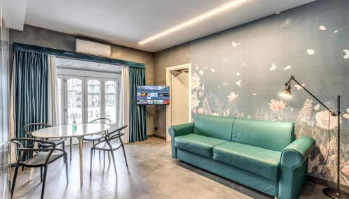 Grey Diamond in Naples - Photo 1