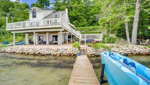 Updated Glen Arbor Cottage on Lake Dock and Mooring - Foto 2