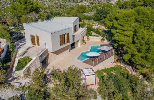 NEW Villa Pine Haven , Private Heated Pool Sleeps 8, Tranquil Retreat - Foto 5