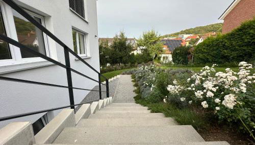 Modernes Apartment mit eigener Terrasse & Garten - Foto 3