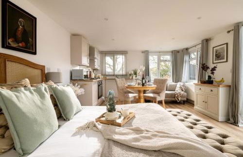 Meadow Cottage - Secluded Woodland Cottage with Private Hot Tub - Photo 7