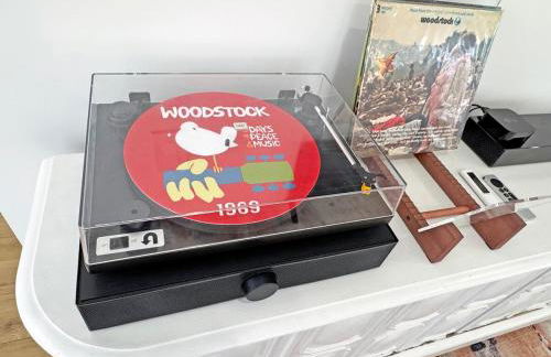 Renovated home seconds from town - Foto 44