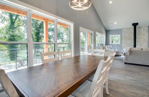 Riverfront Salesville Cabin Rental with Shared Dock! - Foto 7