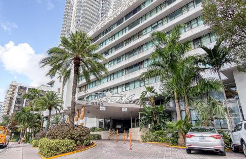 Deluxe Studios and Apartments at the Casablanca - Photo 2