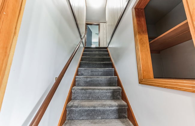 Stowe Retreat Mountain Views & Fenced Backyard by RedAwning - Foto 27