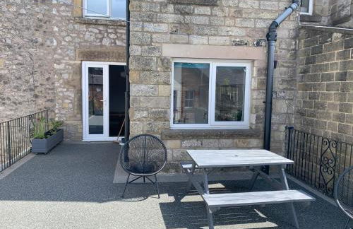 Cosy Central Buxton Terraced House - Photo 10