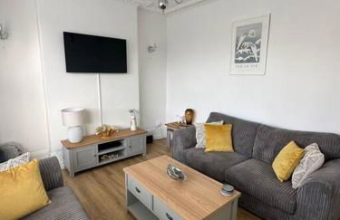 Contemporary 3-Bedroom Home with Stunning Views - Foto 2