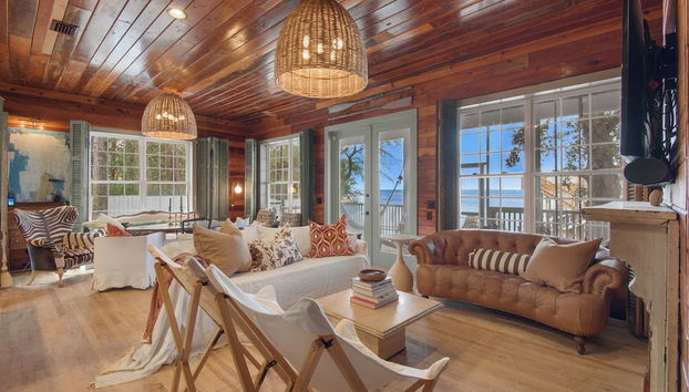 3br/3.ba With Dock, Deck/balcony and Fireplace - Foto 2, Imagen principal