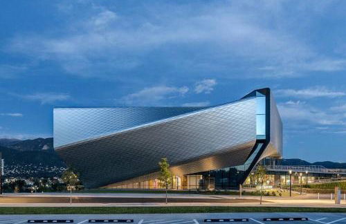 Modern A-frame w/ hot tub + view - Foto 70