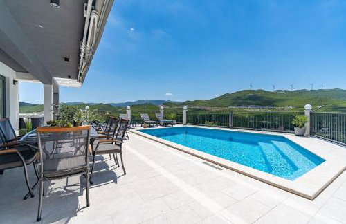 Villa Neda Heated Pool, Hot-tub, Sauna, 3 bedrooms - Photo 11