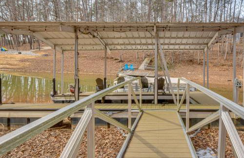 Waterfront Lake Hartwell Retreat with Indoor Hot Tub - Foto 35