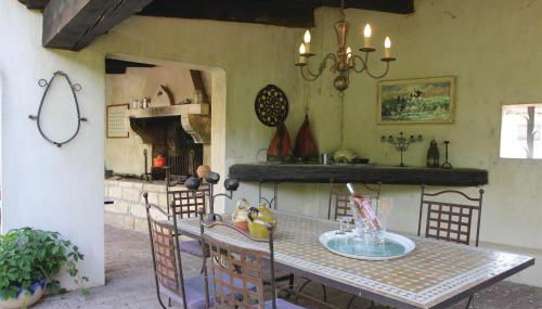 2 Bedroom Beautiful Home In Bellegarde - Foto 5