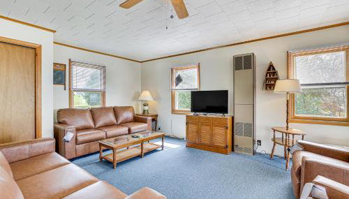 Lake Champlain Cottage with Deck and Sunset Views! - Foto 4