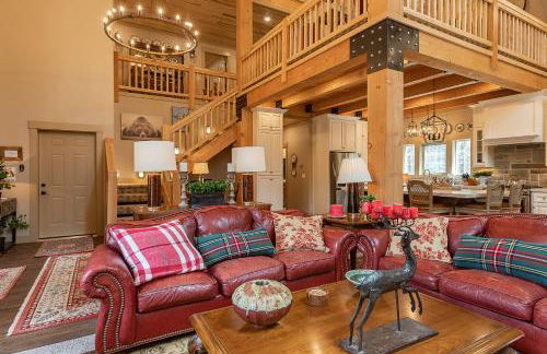 Uncle Chris Cabin by KABINO Air Conditioning Smart TVs Chefs Kitchen Spacious WiFi Grill Bills Island Reservoir Fishing - Foto 9