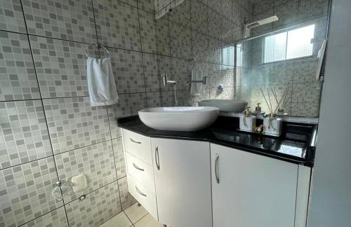 Casa com piscina próximo a BR 277 - Foto 13