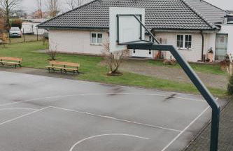 Bungalow mit Basketballplatz - Foto 33